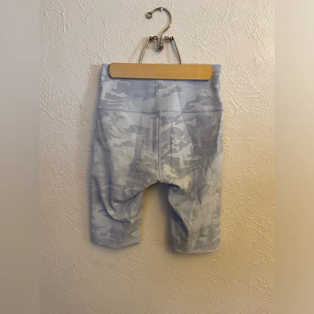 Lululemon wounder under shorts